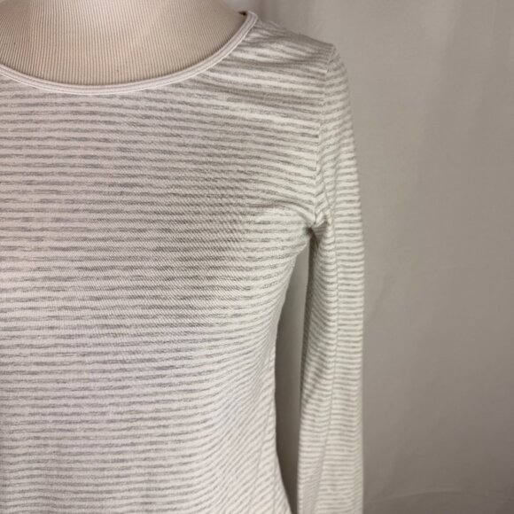Duluth Trading Co. Women's Long Sleeve Top | Grey & White Striped | Small - Picture 3 of 5